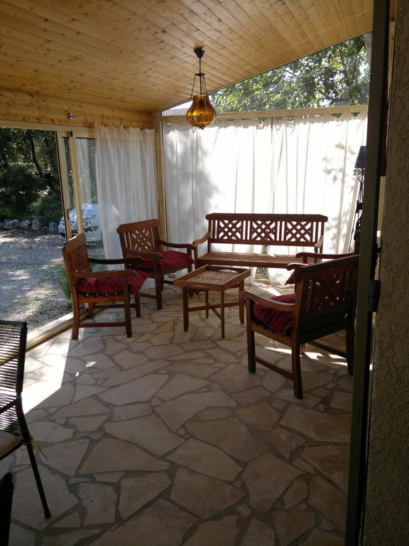A L'Est D'Uzes Villa Saint-Siffret Oda fotoğraf