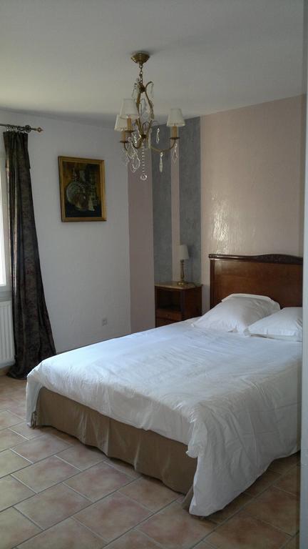 A L'Est D'Uzes Villa Saint-Siffret Oda fotoğraf