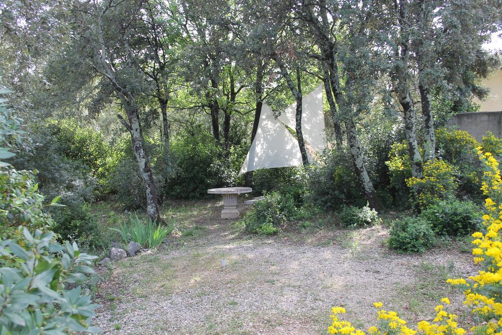 A L'Est D'Uzes Villa Saint-Siffret Dış mekan fotoğraf